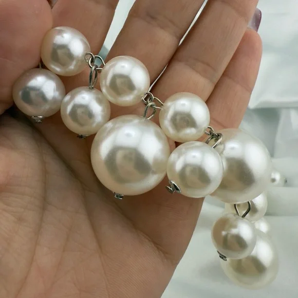 Wedding Jewelry Silver and Shimmer White Classic Pearl Necklace Adjustable - Picture 5 of 5